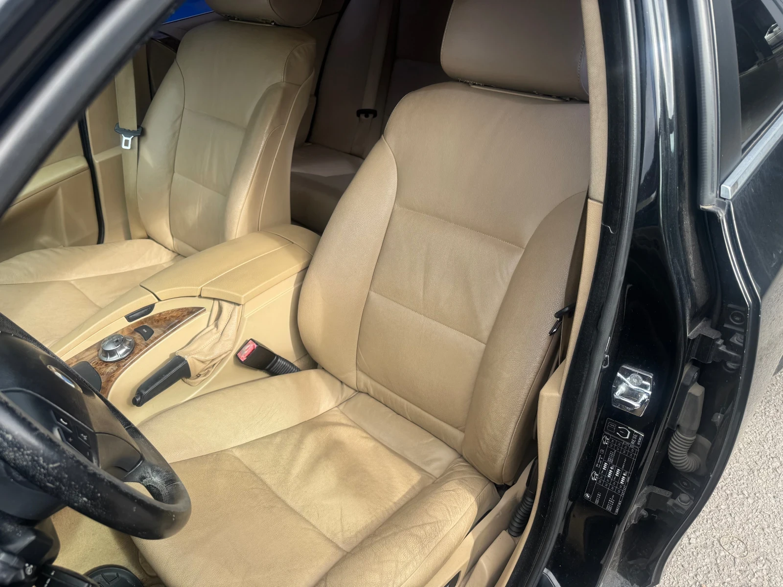 BMW 525 525i Xdrive - изображение 8
