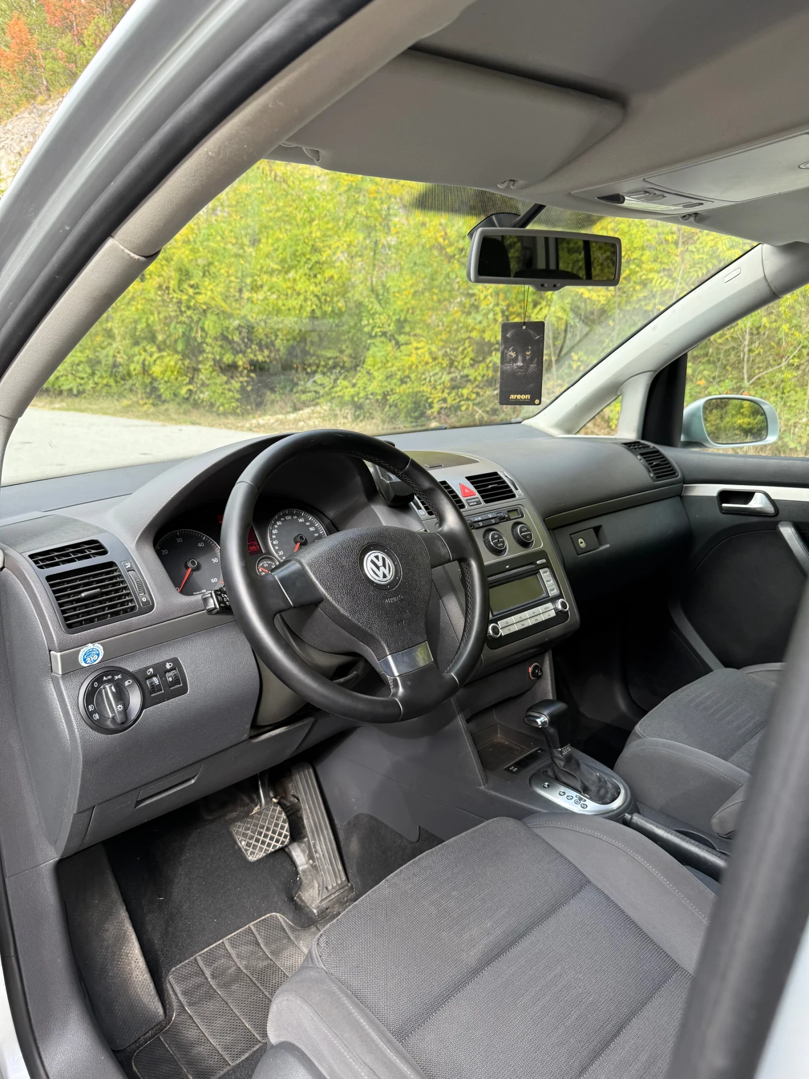 VW Touran 2.0 ТДИ АВТОМАТ - изображение 8