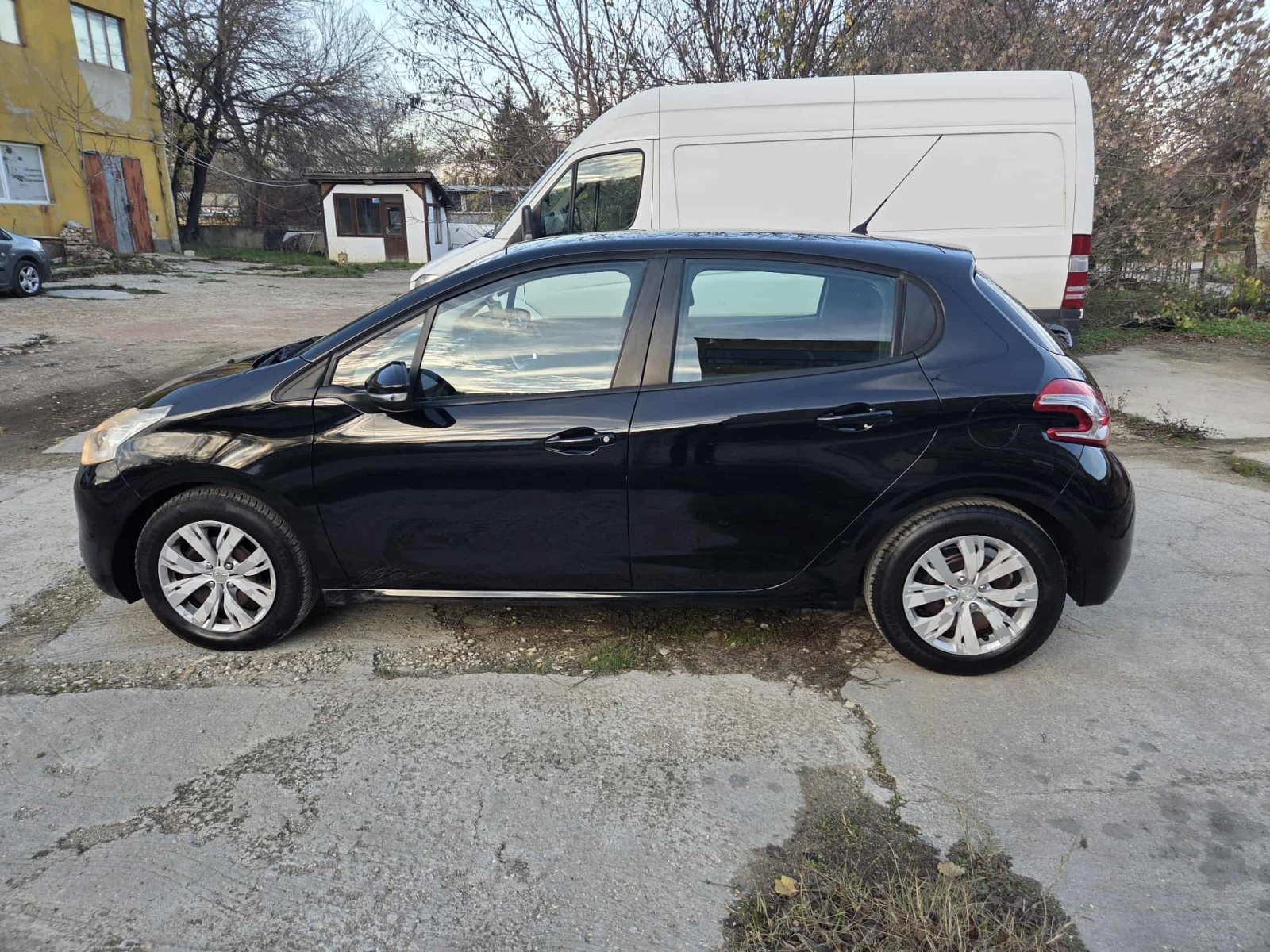 Peugeot 208  - изображение 5