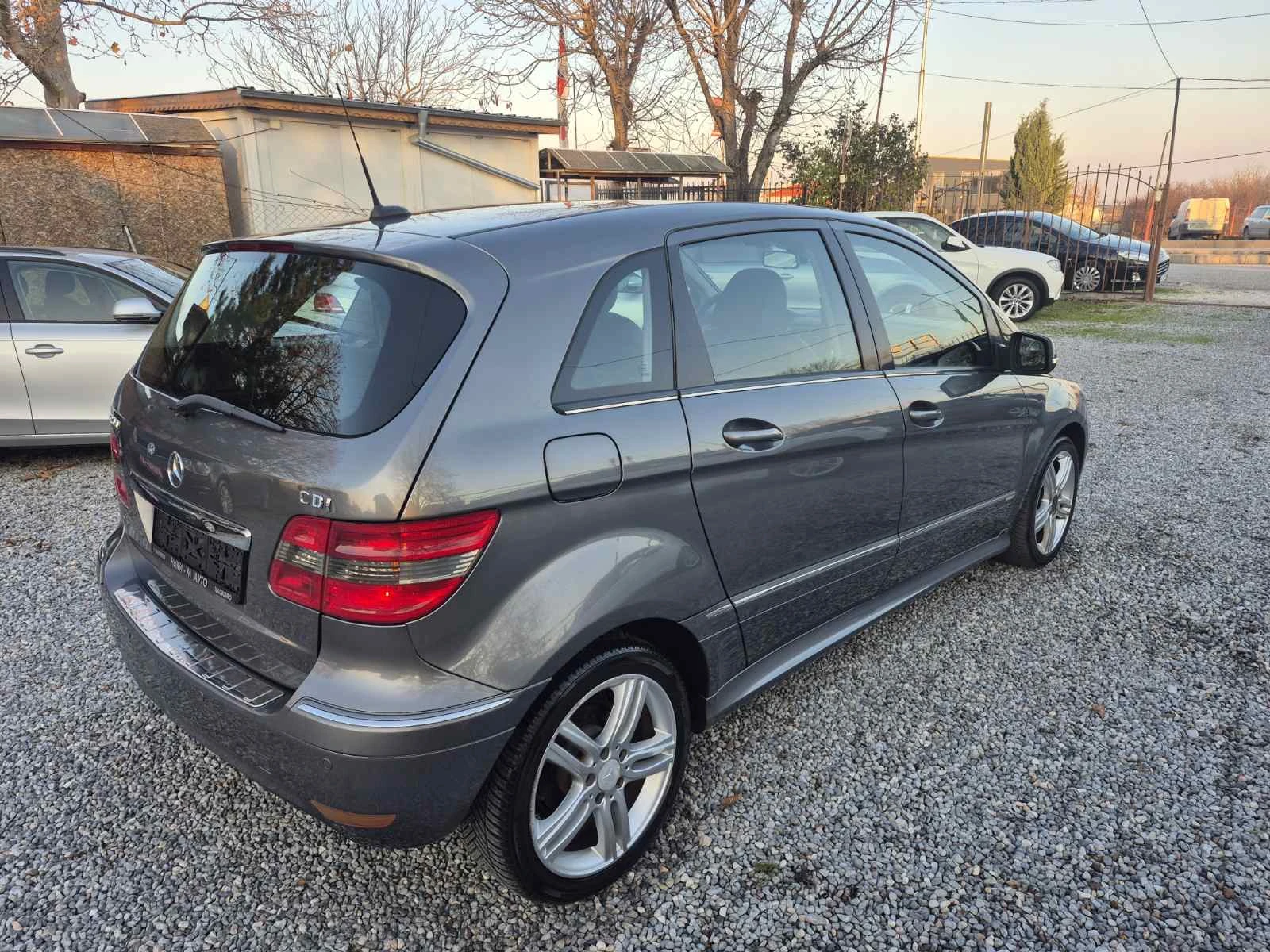 Mercedes-Benz B 200 CDI - AVTOMAT* * *  - изображение 5