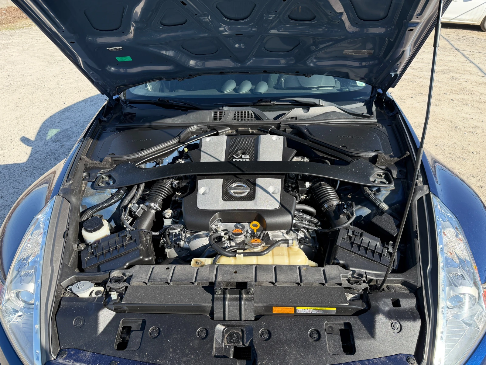 Nissan 370Z BASE, снимка 14 - Автомобили и джипове - 53829579