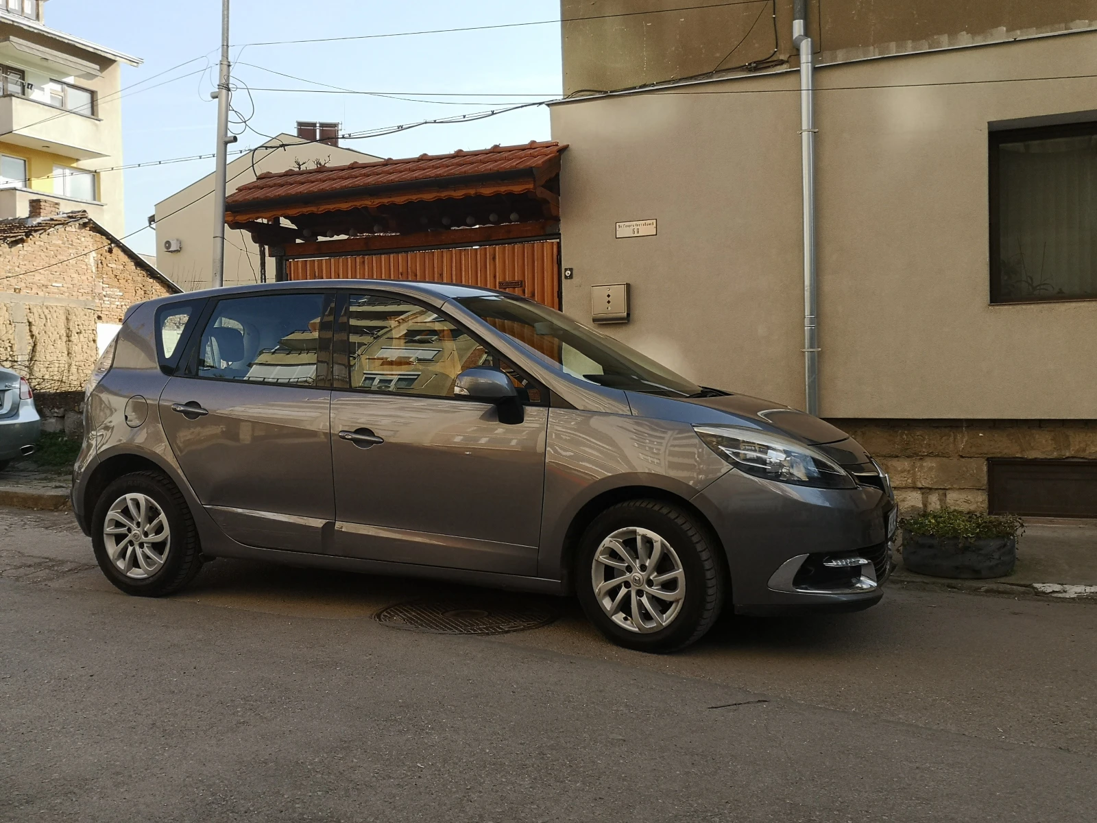 Renault Scenic, снимка 7 - Автомобили и джипове - 53893639
