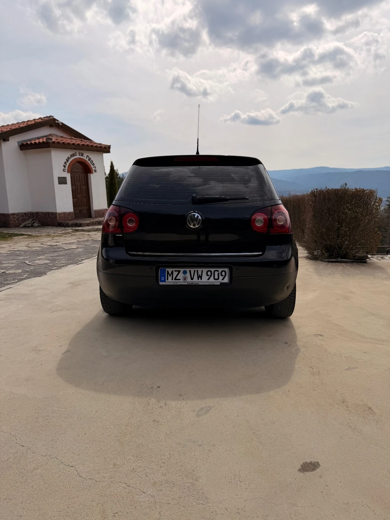 VW Golf 2.0 TDI, снимка 3 - Автомобили и джипове - 54042776