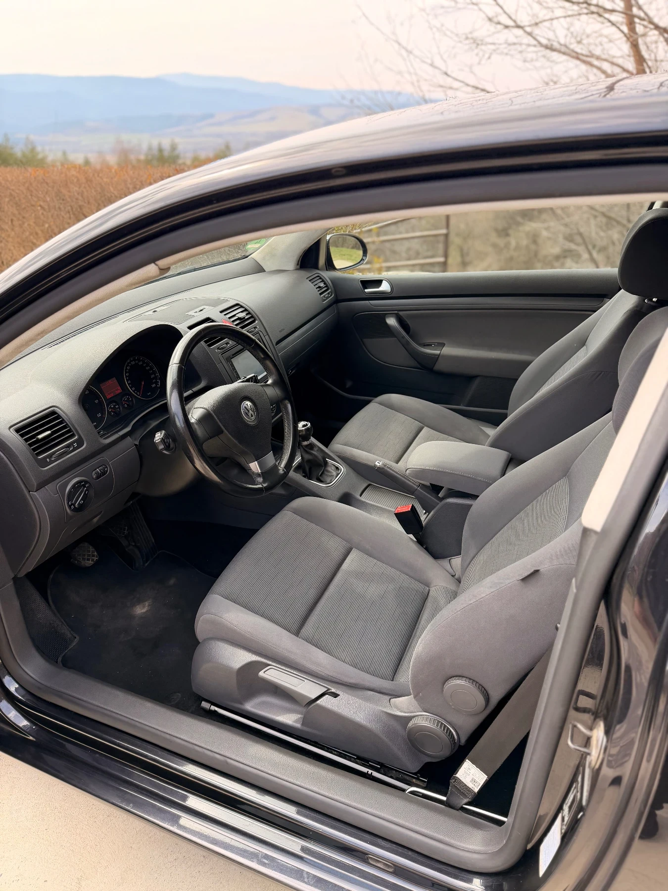 VW Golf 2.0 TDI, снимка 7 - Автомобили и джипове - 54042776