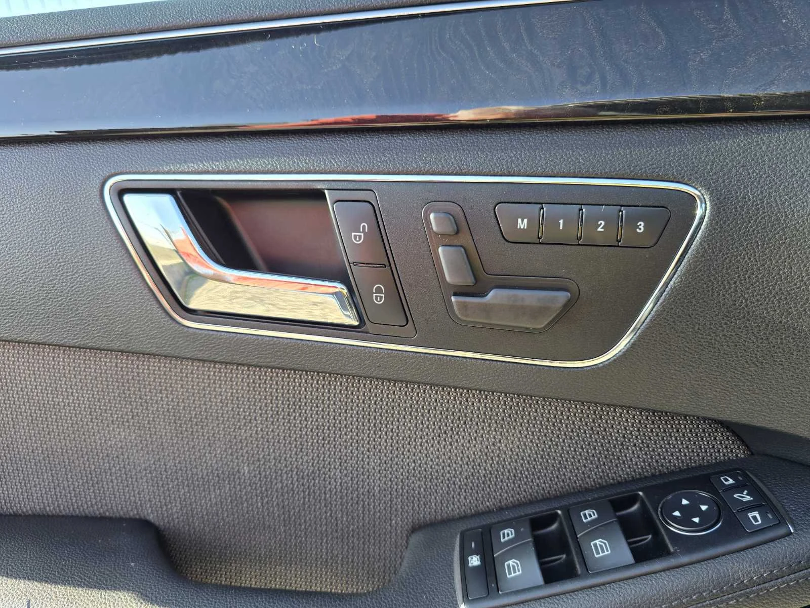 Mercedes-Benz E 350 CGI АВТОМАТИК AVANGARDE, снимка 11 - Автомобили и джипове - 54222768