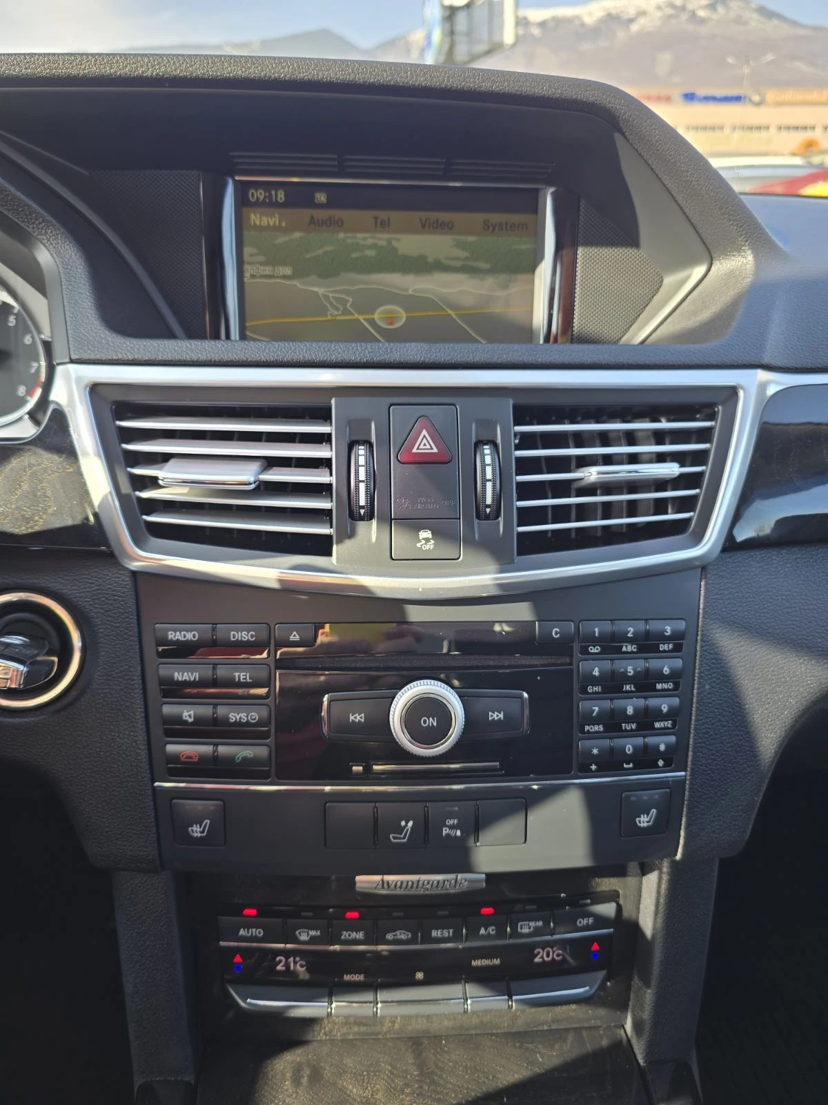 Mercedes-Benz E 350 CGI АВТОМАТИК AVANGARDE, снимка 12 - Автомобили и джипове - 54222768