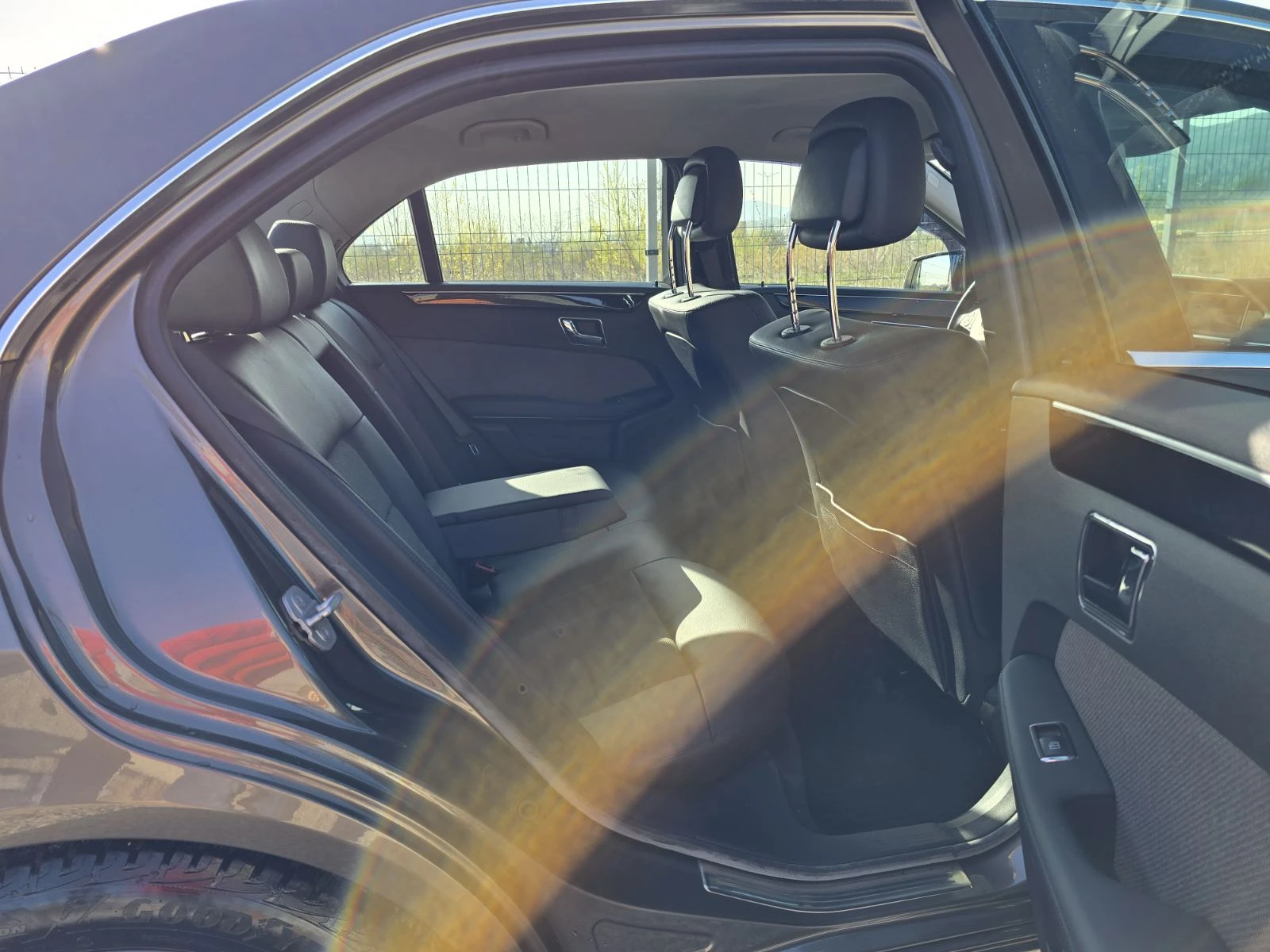 Mercedes-Benz E 350 CGI АВТОМАТИК AVANGARDE, снимка 7 - Автомобили и джипове - 54222768