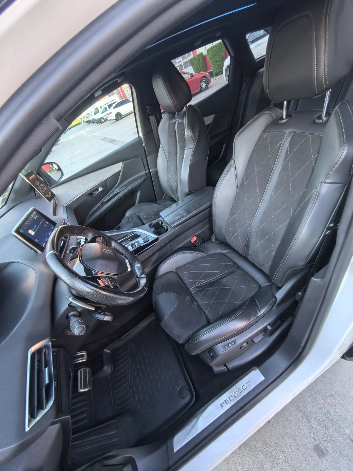 Peugeot 3008 2.0 Blue-HDi GT Line* Pano* Massage* Full, снимка 9 - Автомобили и джипове - 54356177
