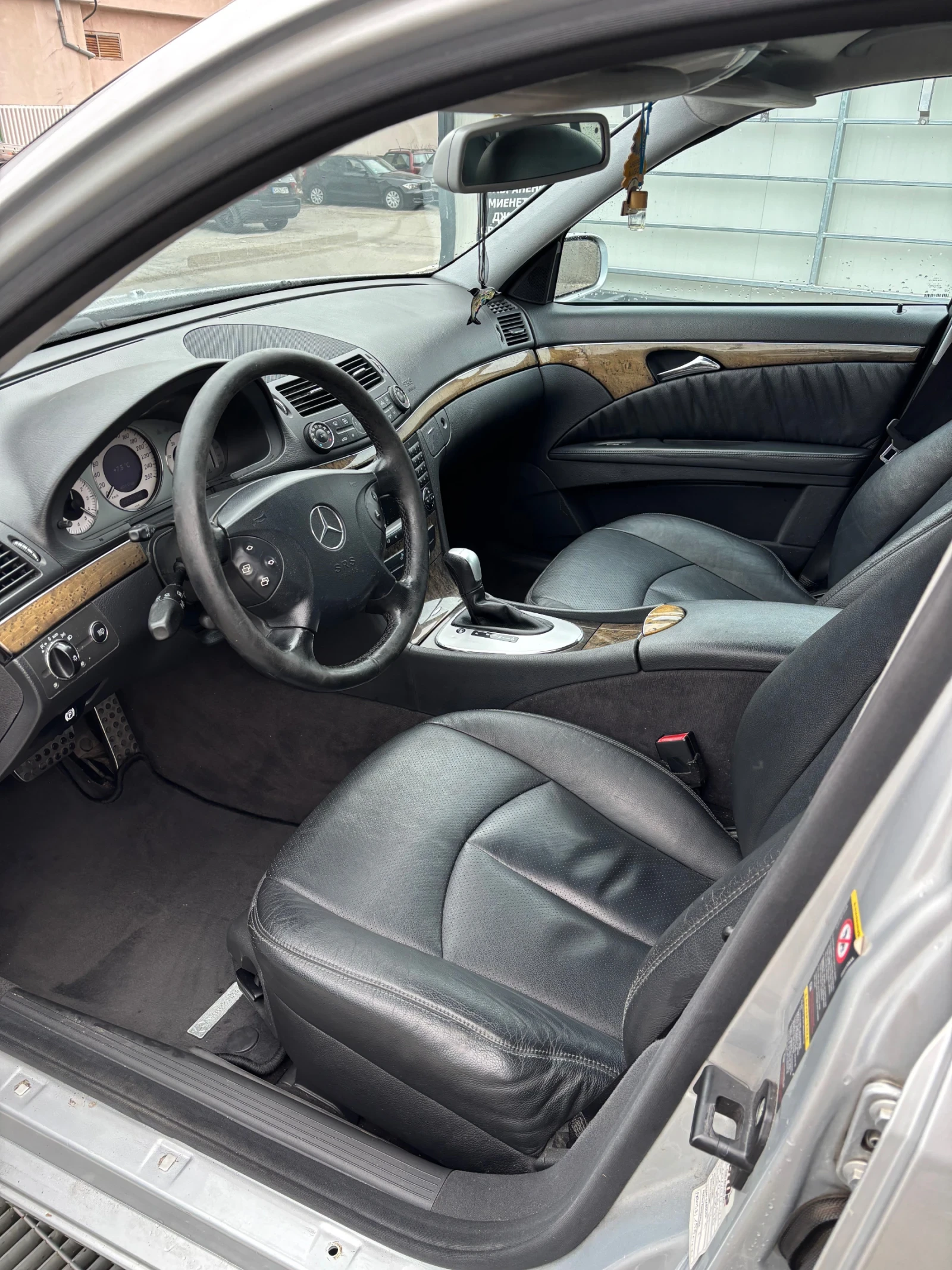 Mercedes-Benz E 280, снимка 5 - Автомобили и джипове - 54477981