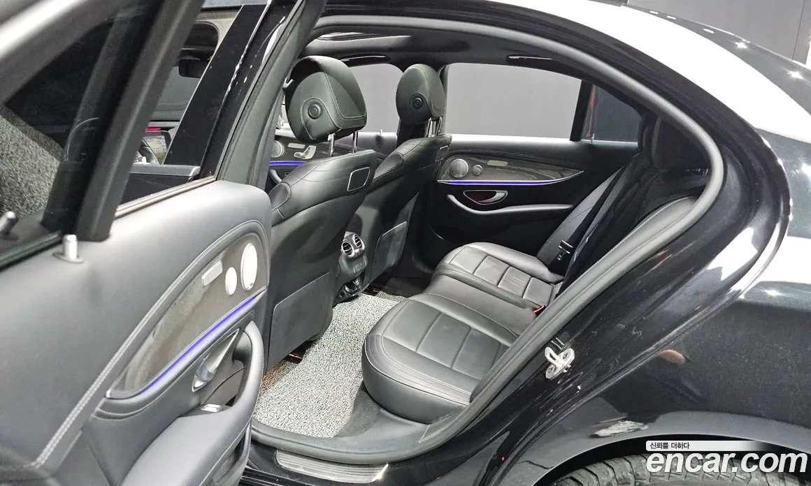 Mercedes-Benz E 350 4MATIC AMG PKG| DISTRONIC| 9G-TRONIC| BURMESTER| H, снимка 11 - Автомобили и джипове - 55062975