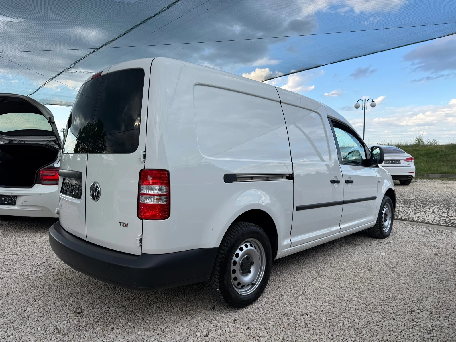 VW Caddy 1.6TDi, MAXi, снимка 4 - Автомобили и джипове - 55204156