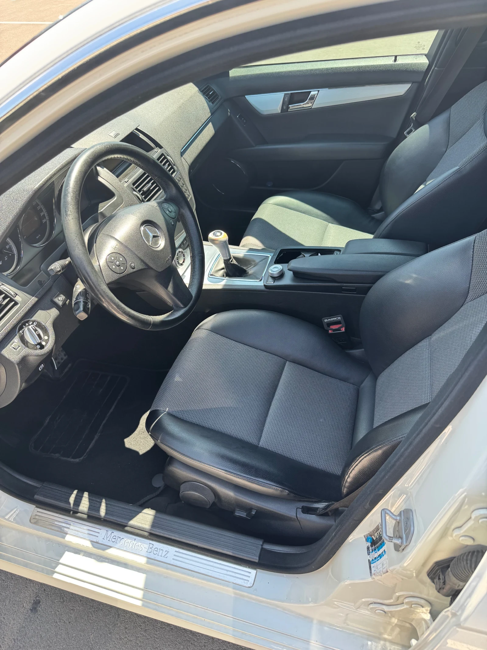 Mercedes-Benz C 180, снимка 6 - Автомобили и джипове - 55434320