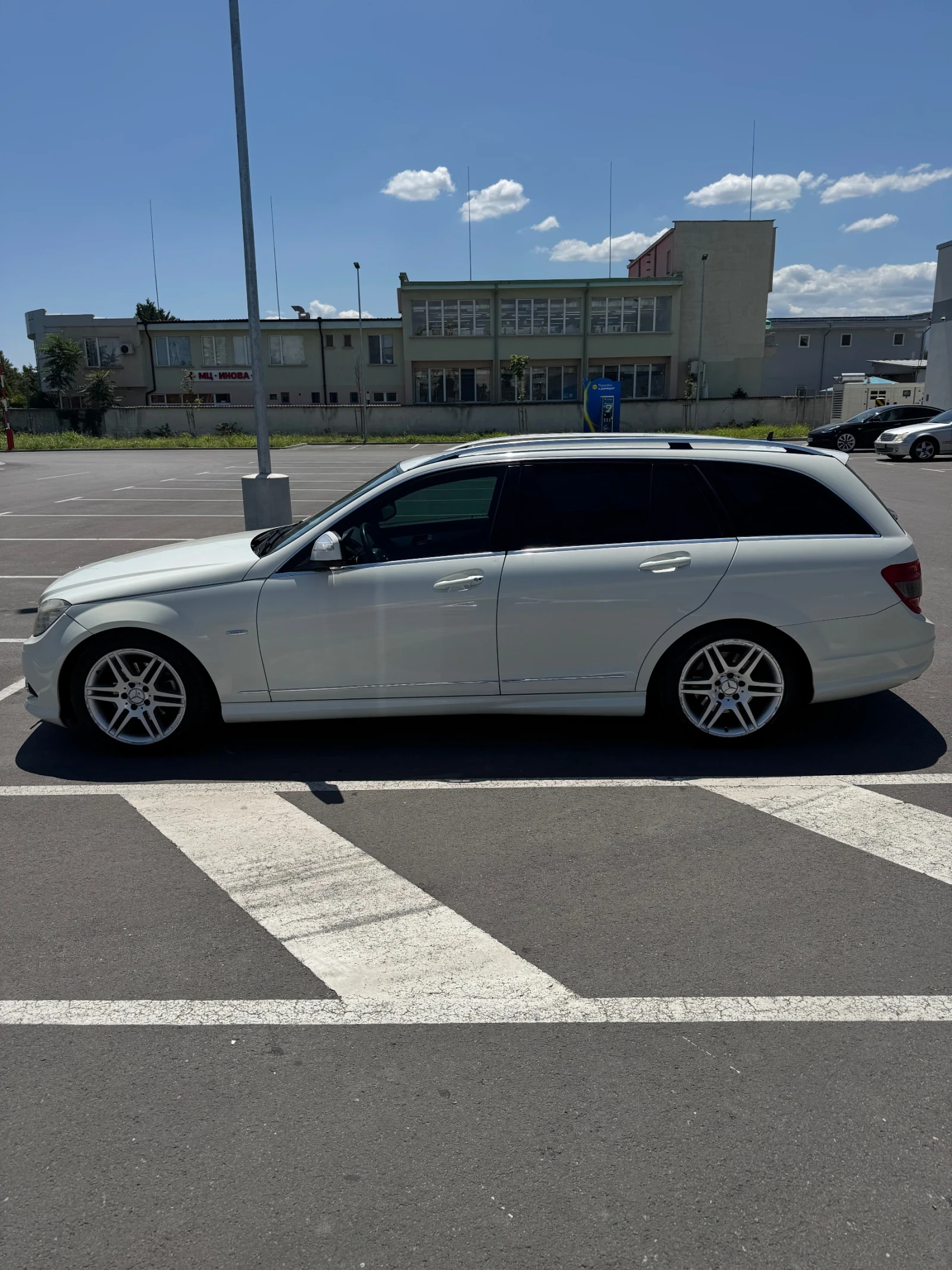 Mercedes-Benz C 180, снимка 3 - Автомобили и джипове - 55434320