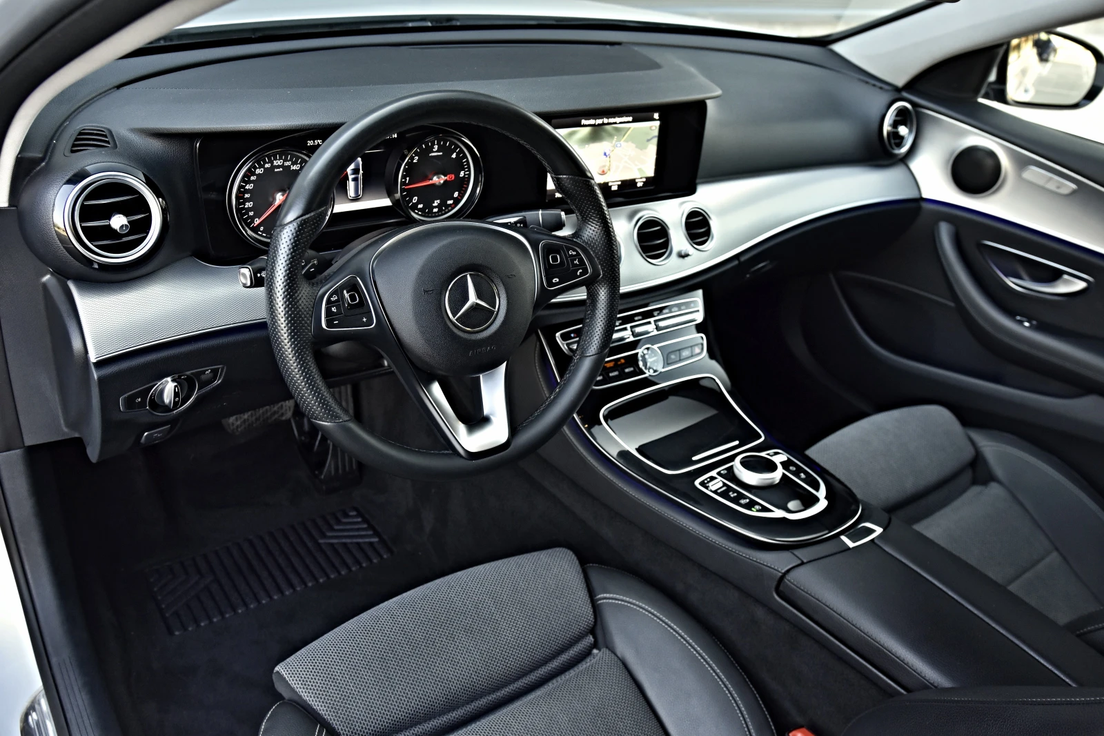 Mercedes-Benz E 220 ПОДГРЕВ* КАМЕРА* MULTIBEAM* , снимка 10 - Автомобили и джипове - 55588706