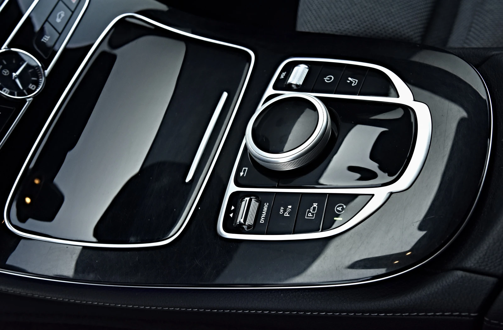 Mercedes-Benz E 220 ПОДГРЕВ* КАМЕРА* MULTIBEAM* , снимка 12 - Автомобили и джипове - 55588706