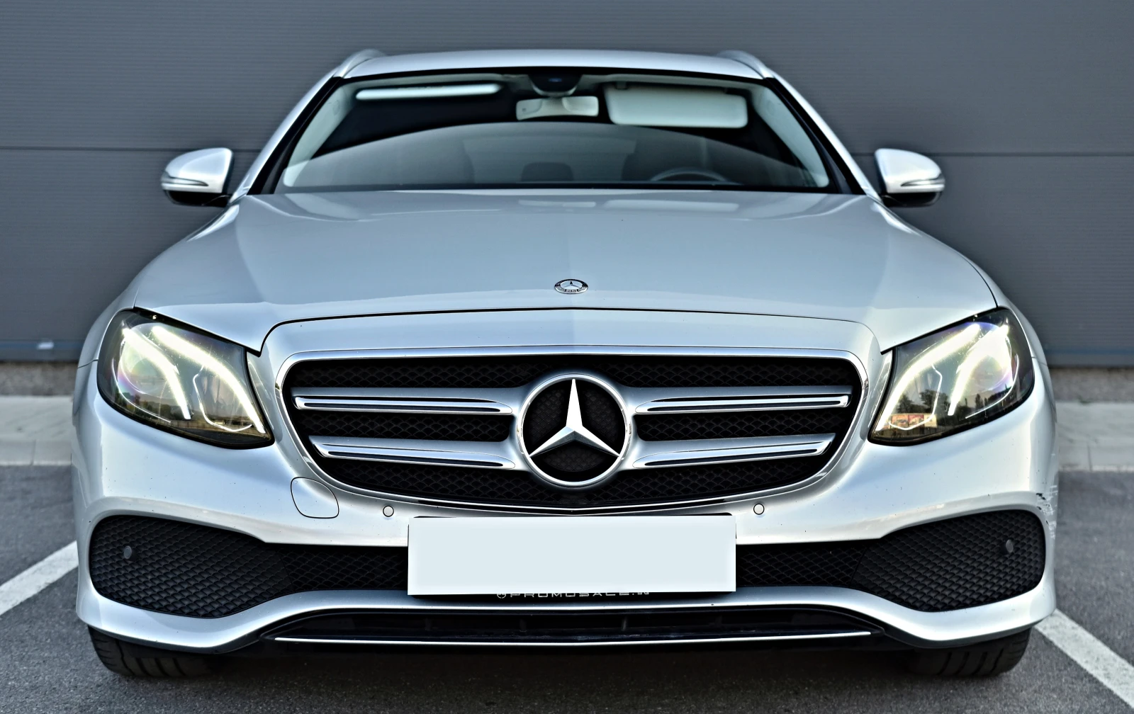Mercedes-Benz E 220 ПОДГРЕВ* КАМЕРА* MULTIBEAM* , снимка 2 - Автомобили и джипове - 55588706