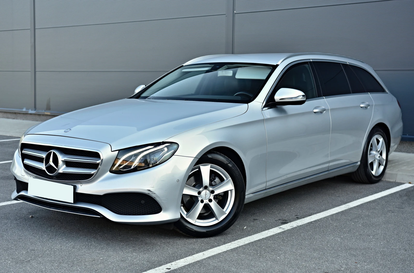 Mercedes-Benz E 220 ПОДГРЕВ* КАМЕРА* MULTIBEAM* 