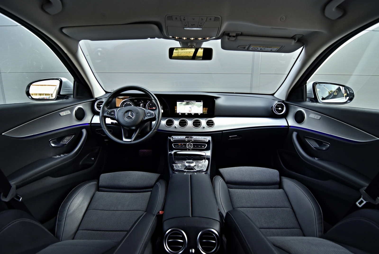 Mercedes-Benz E 220 ПОДГРЕВ* КАМЕРА* MULTIBEAM* , снимка 17 - Автомобили и джипове - 55588706
