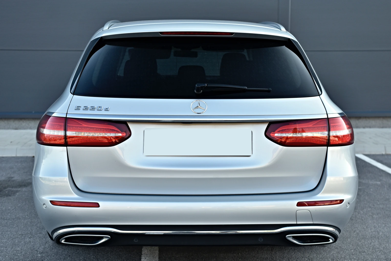 Mercedes-Benz E 220 ПОДГРЕВ* КАМЕРА* MULTIBEAM* , снимка 6 - Автомобили и джипове - 55588706