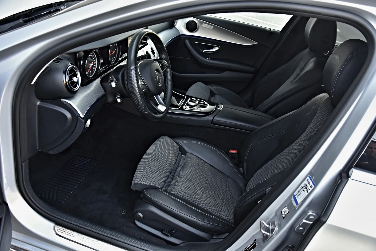 Mercedes-Benz E 220 ПОДГРЕВ* КАМЕРА* MULTIBEAM* , снимка 11 - Автомобили и джипове - 55588706