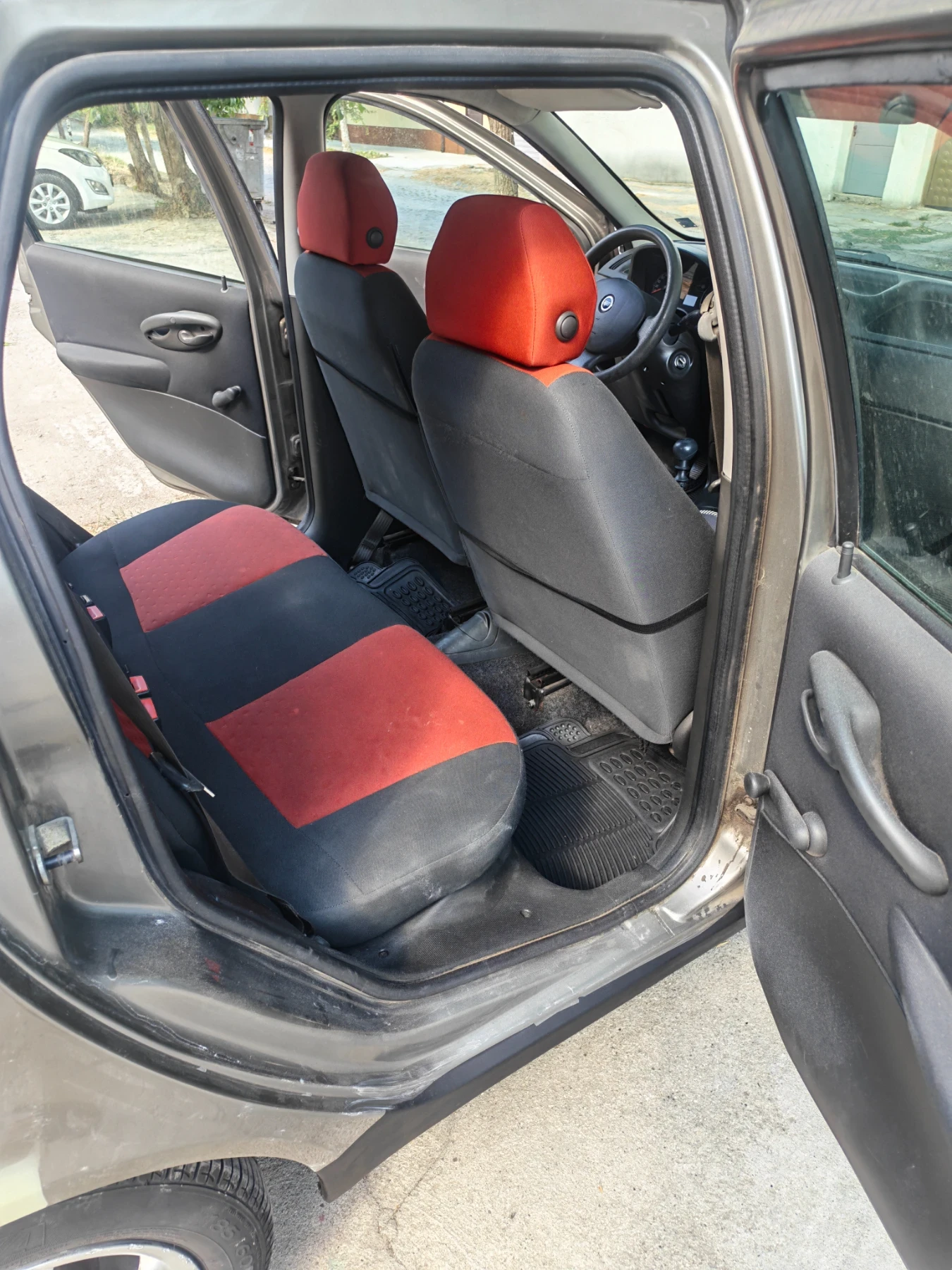 Fiat Punto, снимка 9 - Автомобили и джипове - 55835677