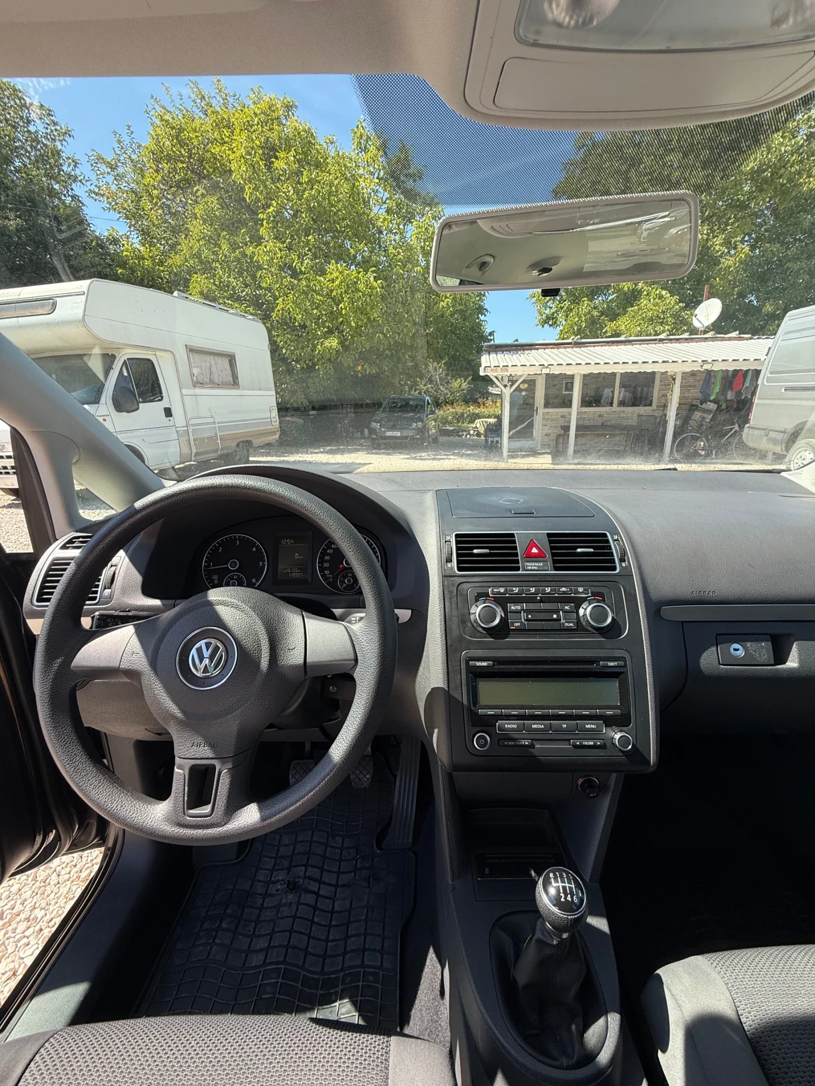 VW Touran VW Touran 1.6tdi 90hp, снимка 11 - Автомобили и джипове - 56019781