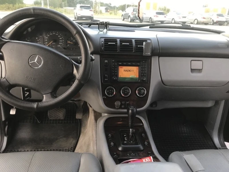 Mercedes-Benz ML 270, снимка 7 - Автомобили и джипове - 47177598