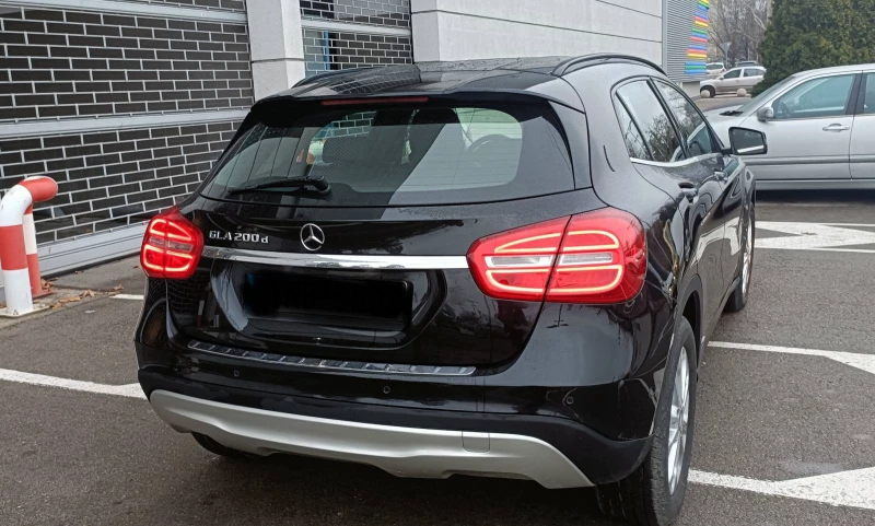 Mercedes-Benz GLA 200, снимка 10 - Автомобили и джипове - 49171557