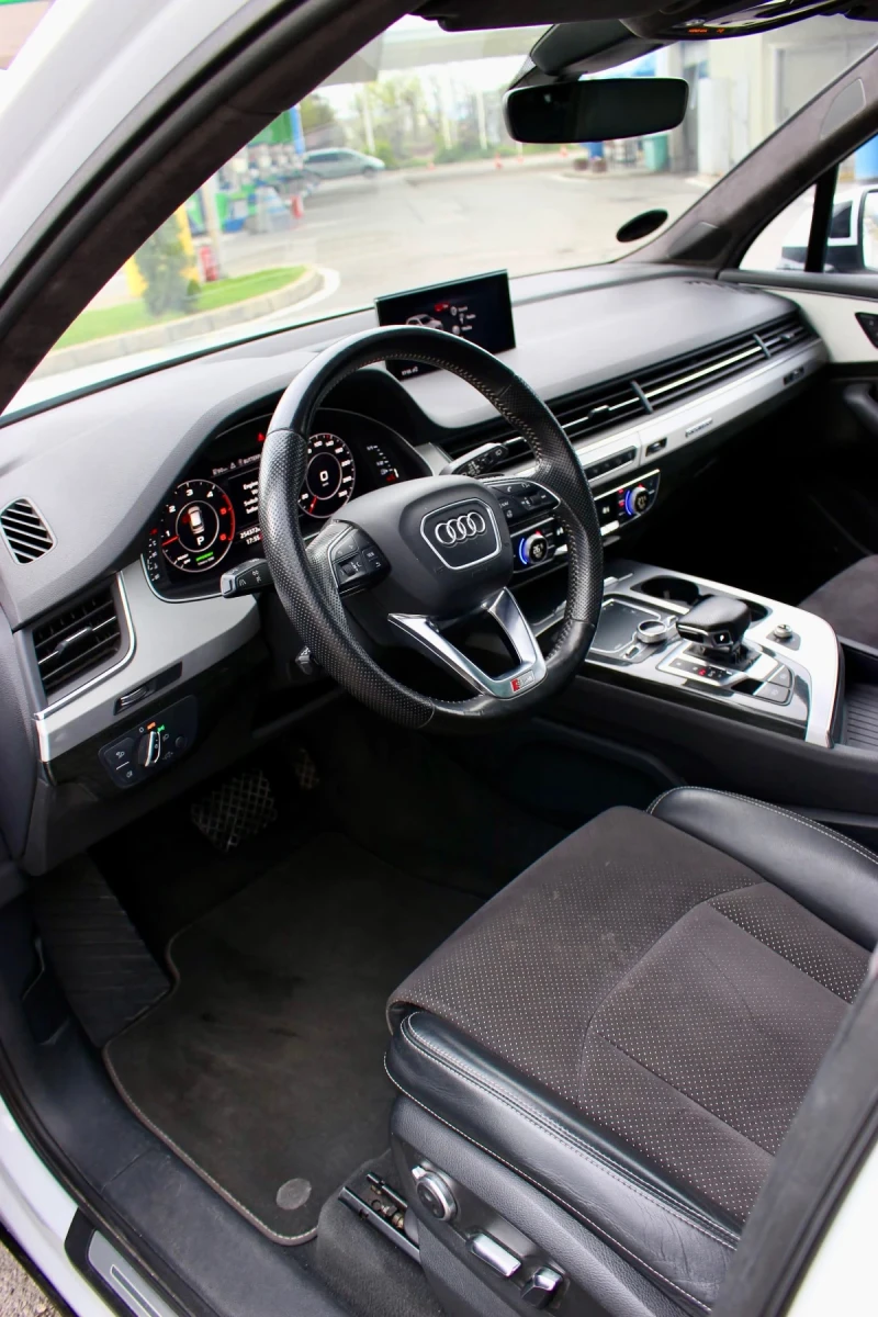 Audi Q7 S-line/Digital/Matrix/Bose/Panorama/Quattro, снимка 7 - Автомобили и джипове - 49971055
