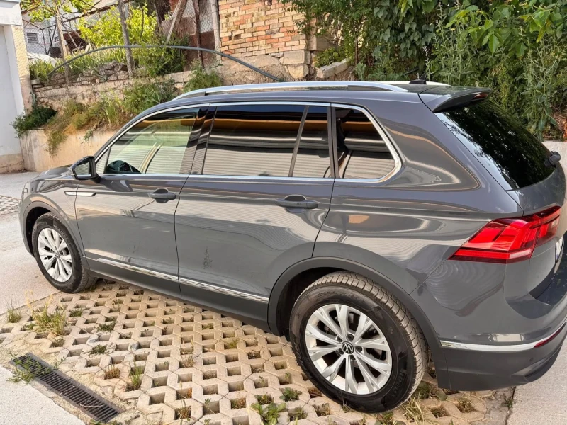 VW Tiguan, снимка 9 - Автомобили и джипове - 52739209