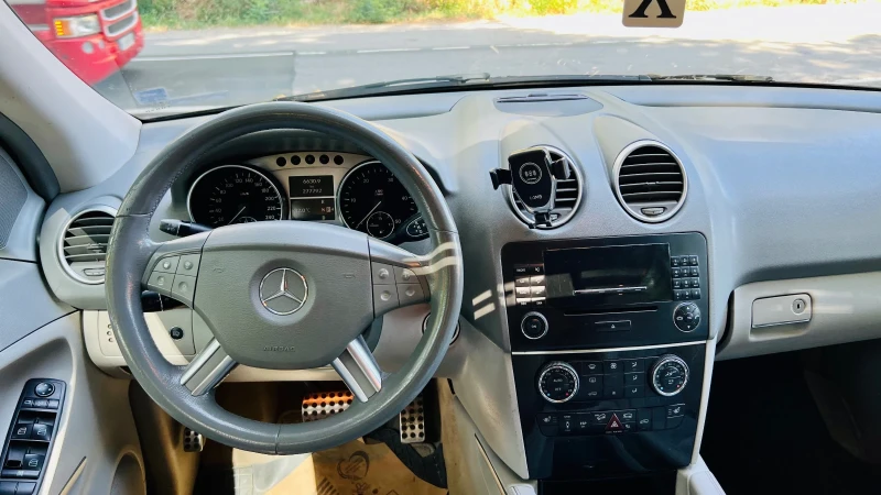 Mercedes-Benz ML 320, снимка 8 - Автомобили и джипове - 51912182