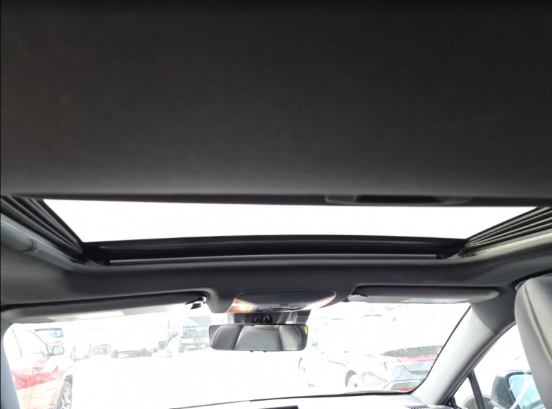 Toyota Rav4 HYBRID XSE, снимка 9 - Автомобили и джипове - 52507304