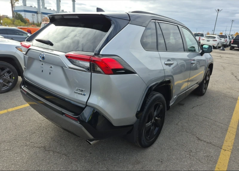 Toyota Rav4 HYBRID XSE, снимка 3 - Автомобили и джипове - 52507304