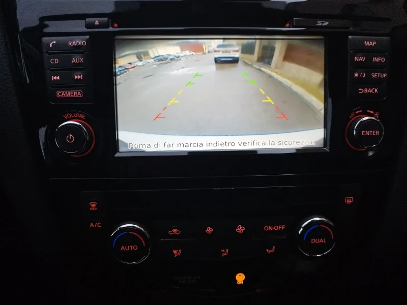 Nissan Qashqai 1.5 DCI, 110 k.c. EURO 5B, Навигация, Камера , снимка 11 - Автомобили и джипове - 53024716