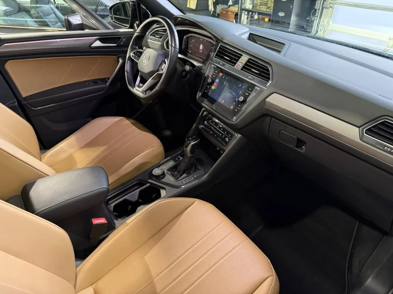 VW Tiguan * * R-Line Black Edition* * CARFAX* * АВТО КРЕДИТ*, снимка 8 - Автомобили и джипове - 53168087
