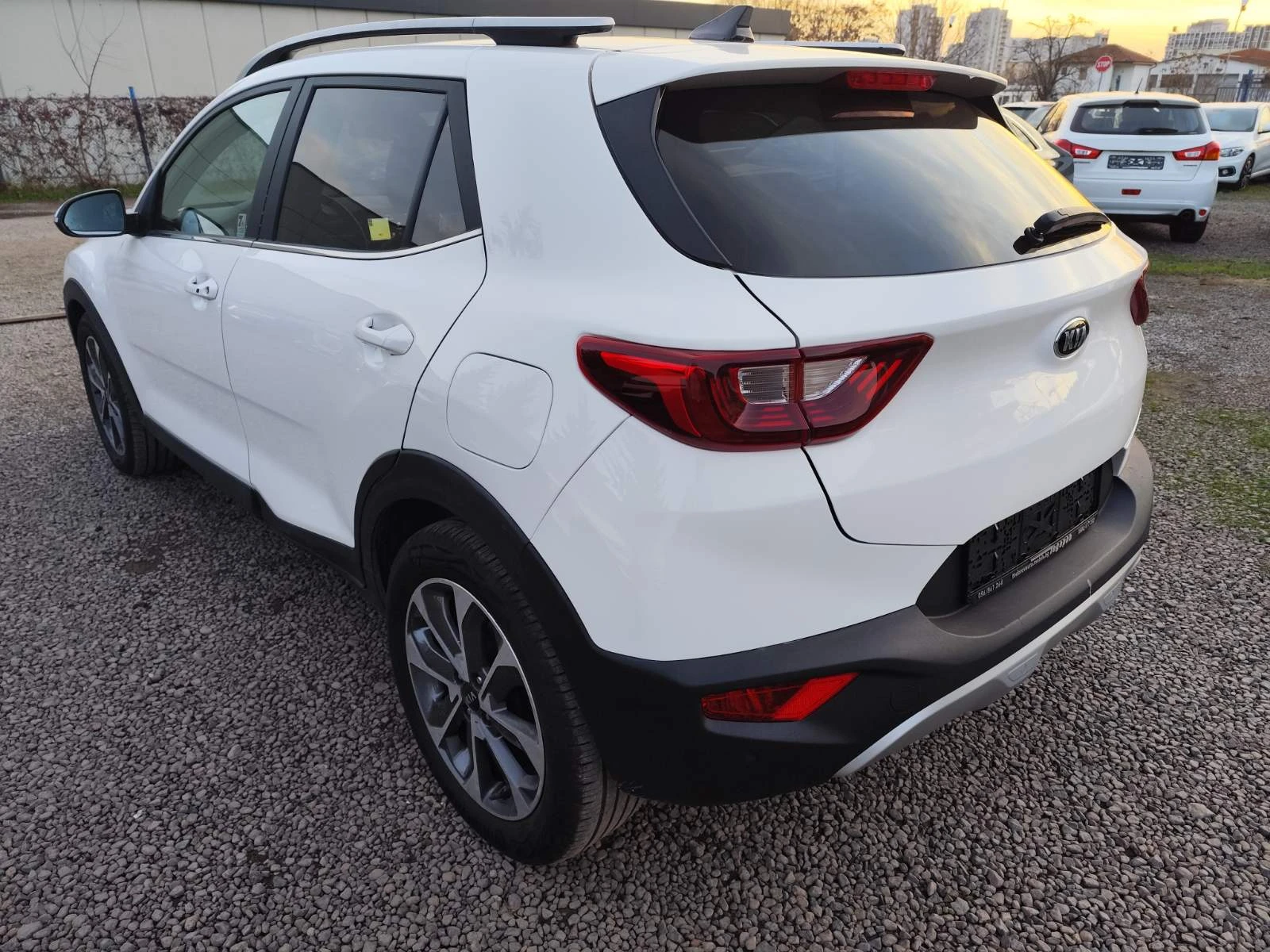 Kia Stonic 1.0 T-GDi, 120 к.с - изображение 3