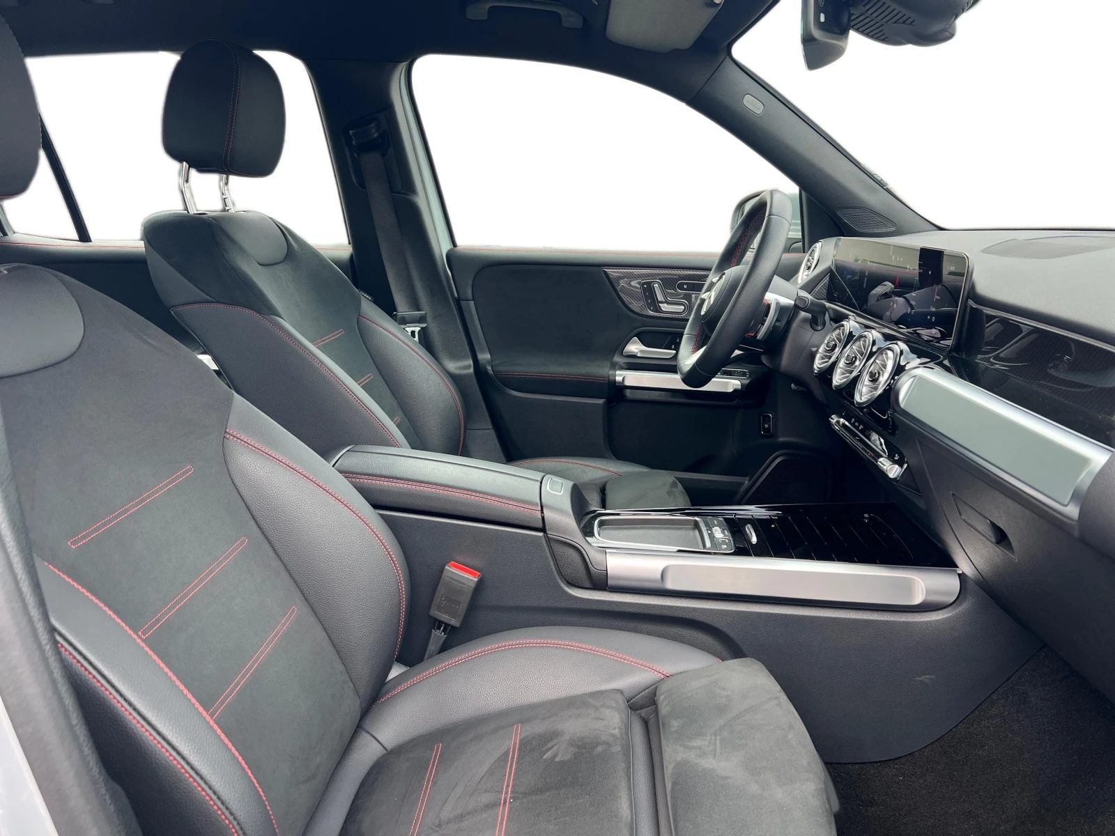 Mercedes-Benz GLB 200d 4MATIC 6+ 1, снимка 11 - Автомобили и джипове - 51649146