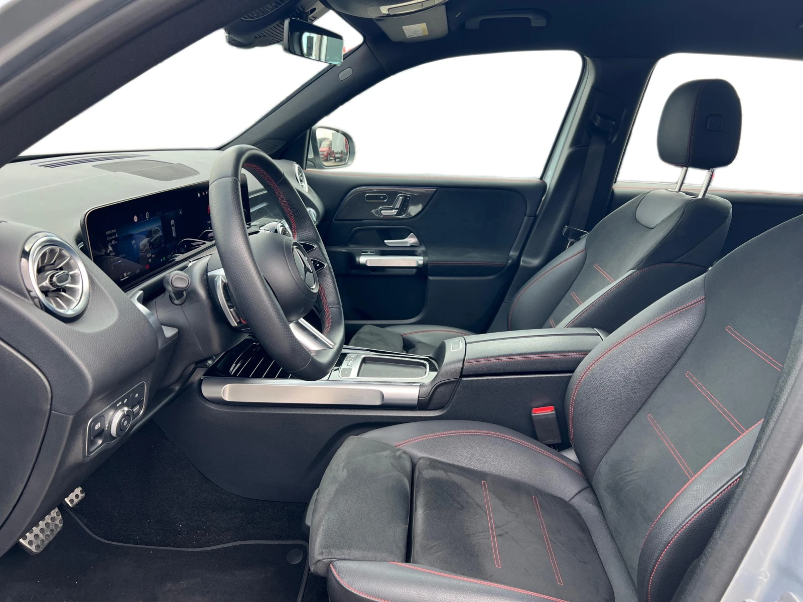 Mercedes-Benz GLB 200d 4MATIC 6+ 1, снимка 8 - Автомобили и джипове - 51649146