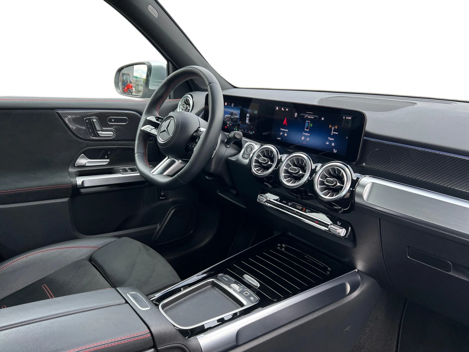 Mercedes-Benz GLB 200d 4MATIC 6+ 1, снимка 9 - Автомобили и джипове - 51649146