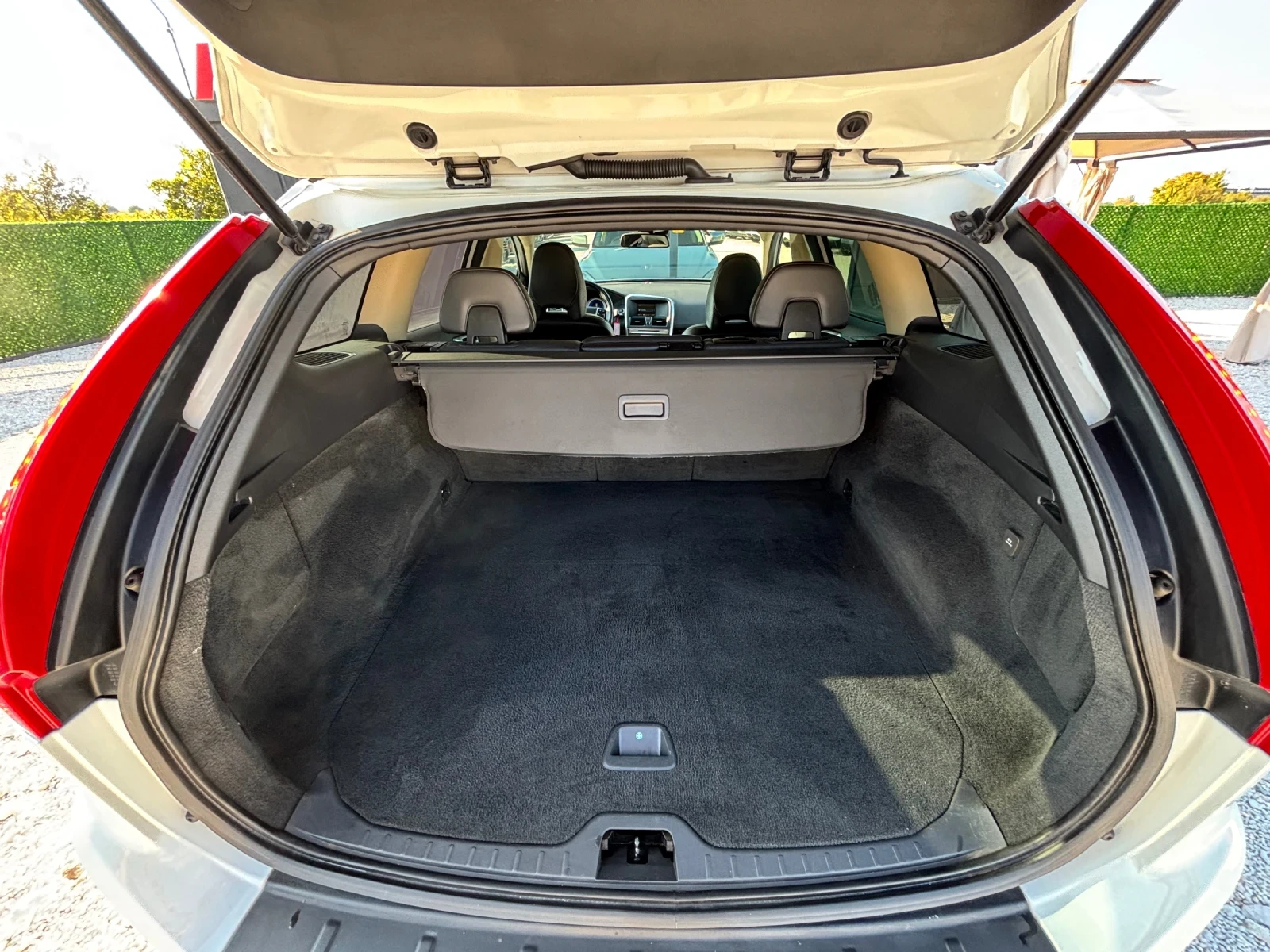 Volvo XC60 2.4D/4X4/R DESIGN//  | Mobile.bg   12