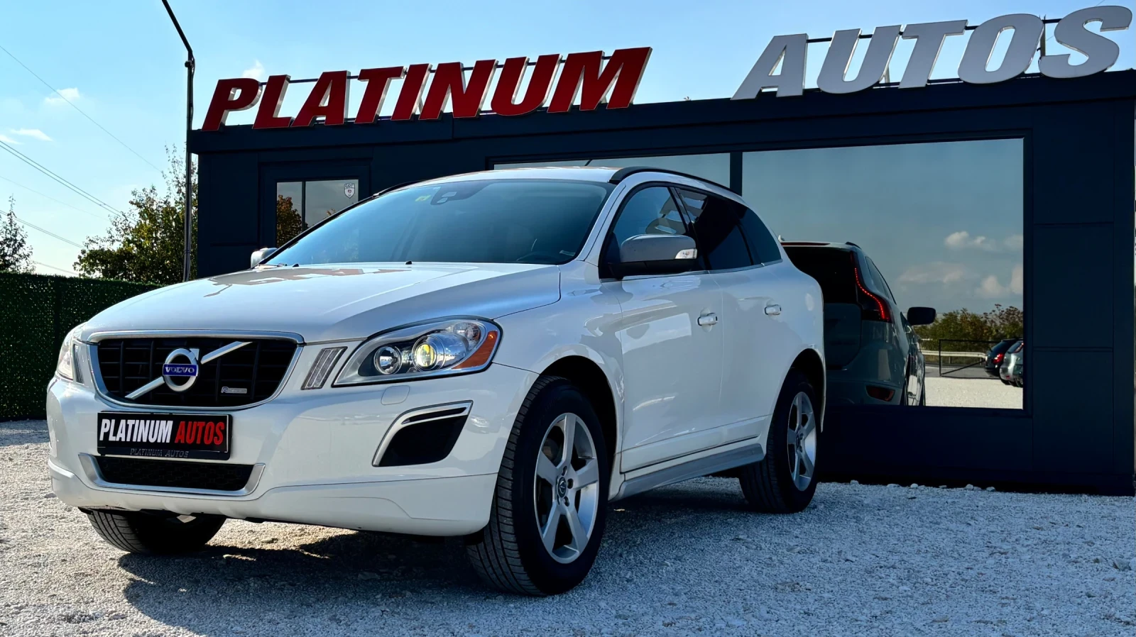 Volvo XC60 2.4D/4X4/R DESIGN/ПОДГРЕВ/РЕАЛНИ КИЛОМЕТРИ - изображение 3