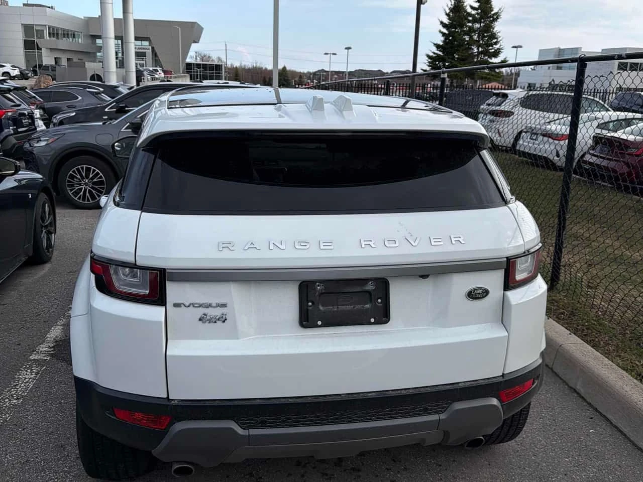 Land Rover Range Rover Evoque * SE * CARFAX * ЦЕНА ДО БГ, снимка 5 - Автомобили и джипове - 54114999