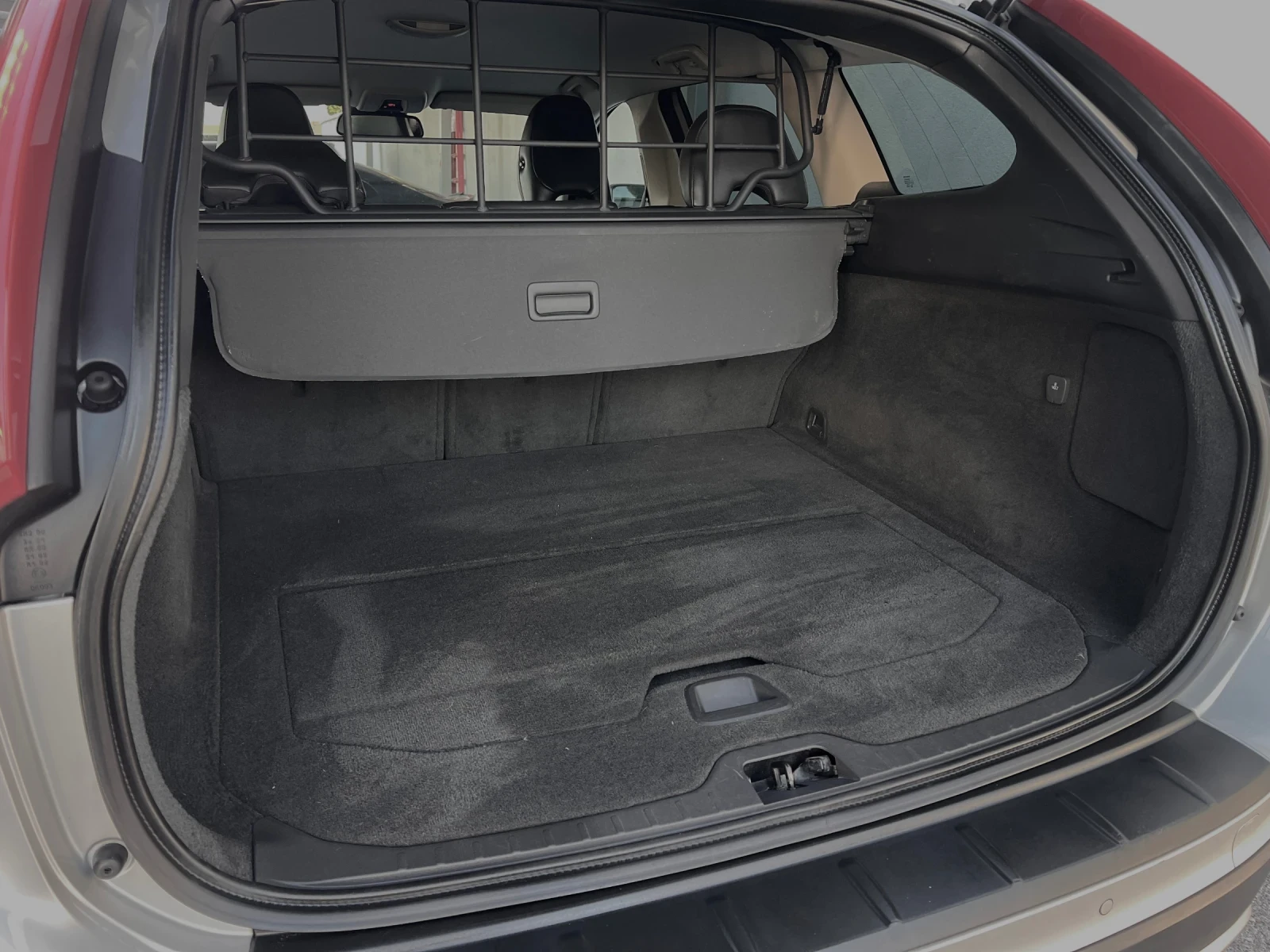 Volvo XC60 2.4d D4 AWD 5 ЦИЛИНДЪРА, снимка 14 - Автомобили и джипове - 54307792