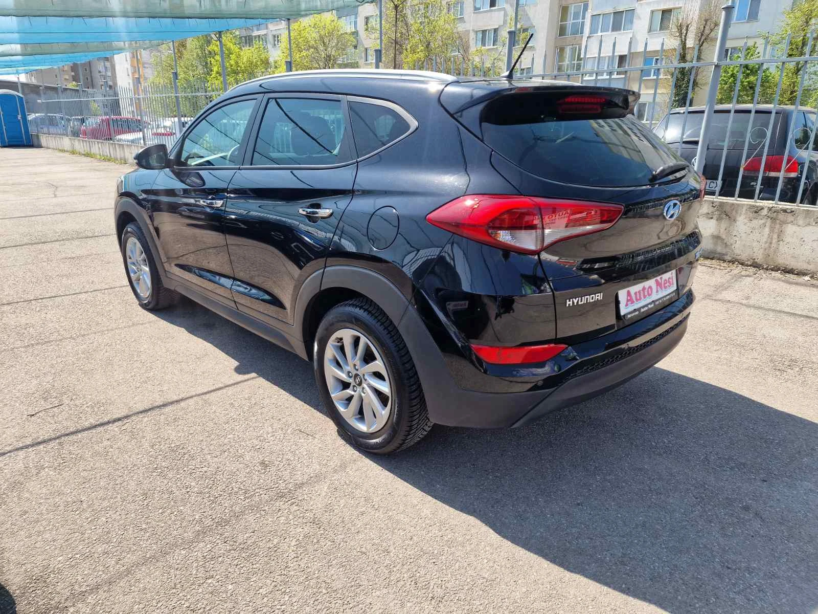Hyundai Tucson 1.6БЕНЗИН-EU6-СЕРВИЗНА ИСТОРИЯ, снимка 4 - Автомобили и джипове - 54444648