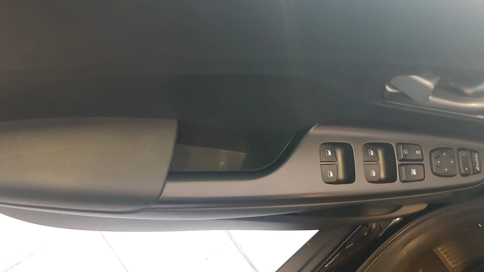Hyundai Kona 39kWh-SOH100%-Термо помпа!, снимка 10 - Автомобили и джипове - 54835297