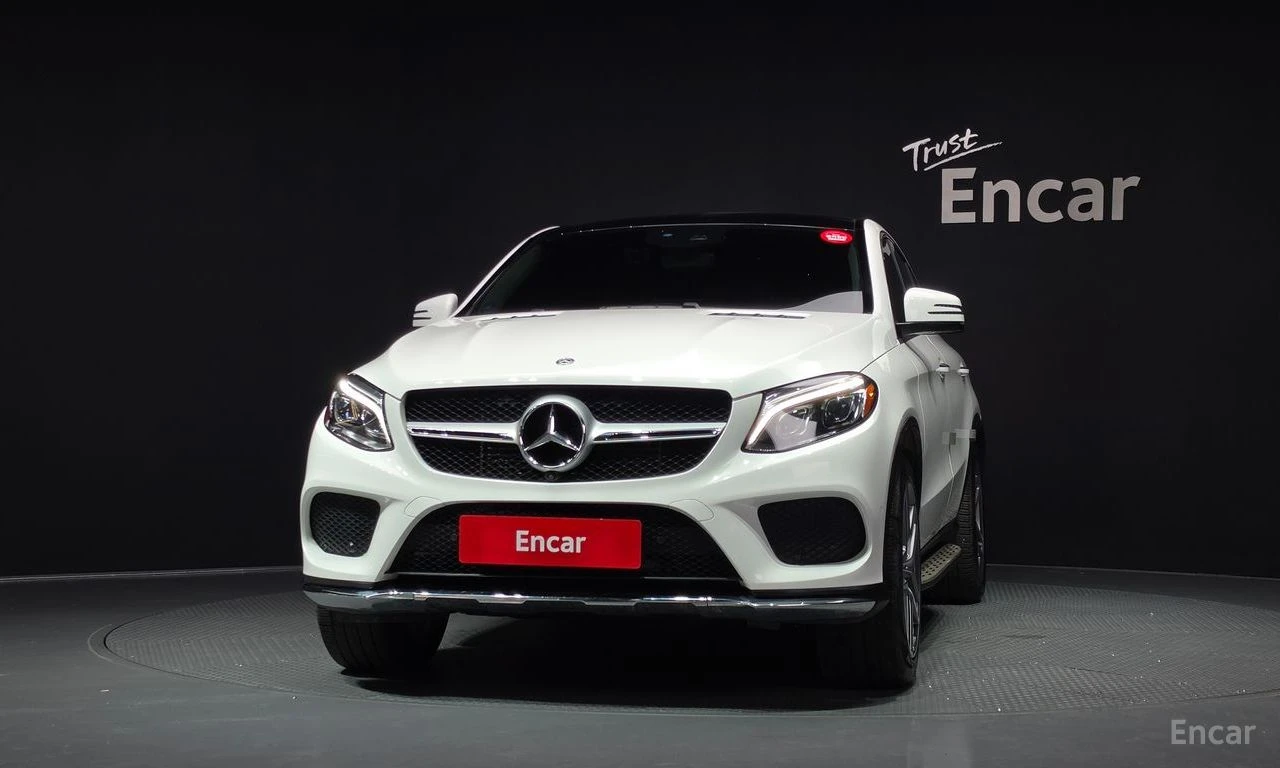 Mercedes-Benz GLE 350 COUPE* AMG* LINE* HARMON* KARDON* 360КАМЕРА* LANE*, снимка 3 - Автомобили и джипове - 56120541