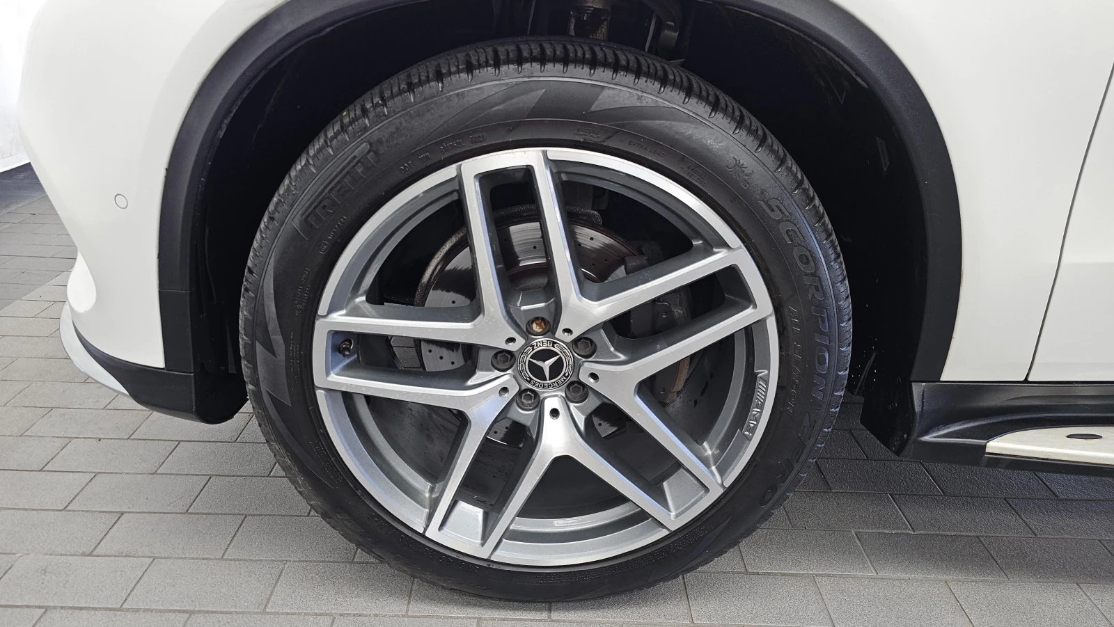 Mercedes-Benz GLE 350 COUPE* AMG* LINE* HARMON* KARDON* 360КАМЕРА* LANE*, снимка 5 - Автомобили и джипове - 56120541