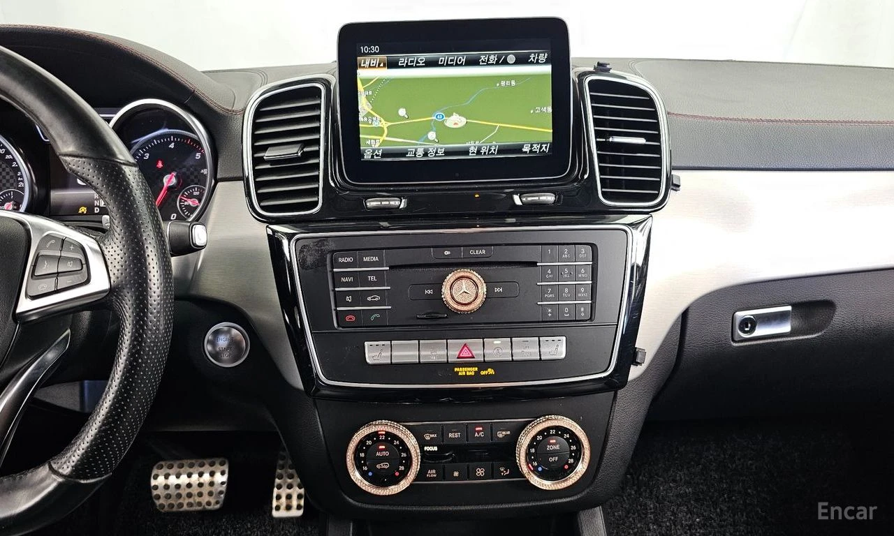 Mercedes-Benz GLE 350 COUPE* AMG* LINE* HARMON* KARDON* 360КАМЕРА* LANE*, снимка 9 - Автомобили и джипове - 56120541