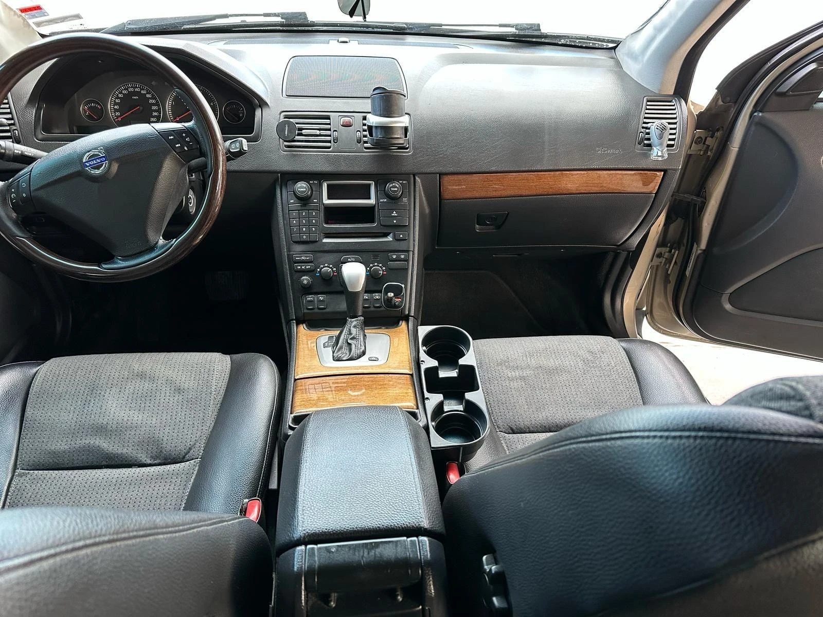 Volvo Xc90, снимка 6 - Автомобили и джипове - 56274688