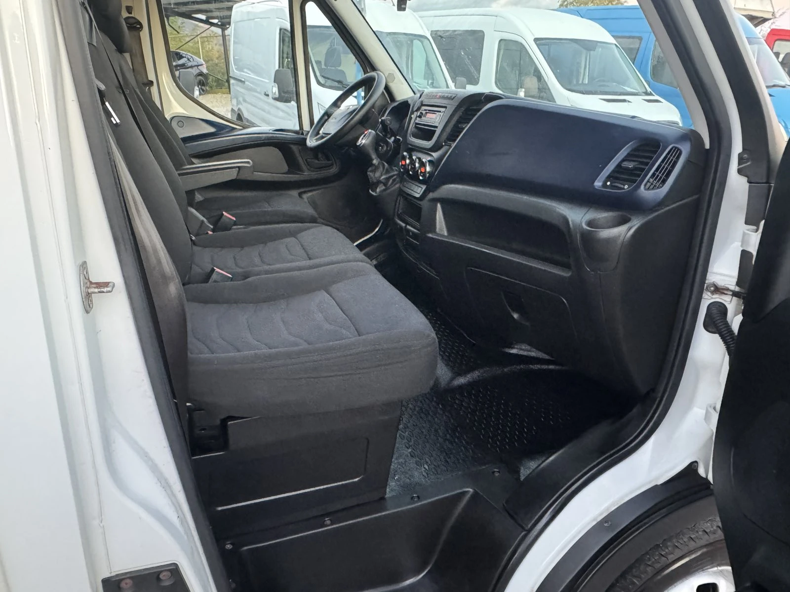 Iveco Daily 35C18 N1 8ZF . | Mobile.bg   11